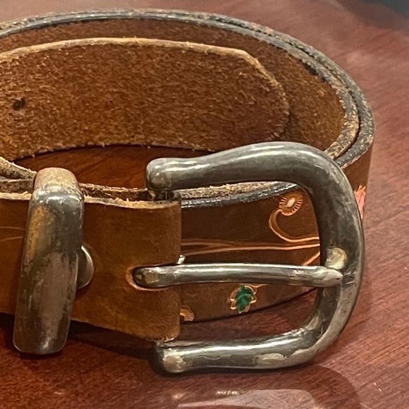 Vintage Leather Floral Tooled Belt with solid brass buckle - Picture 14 of 15